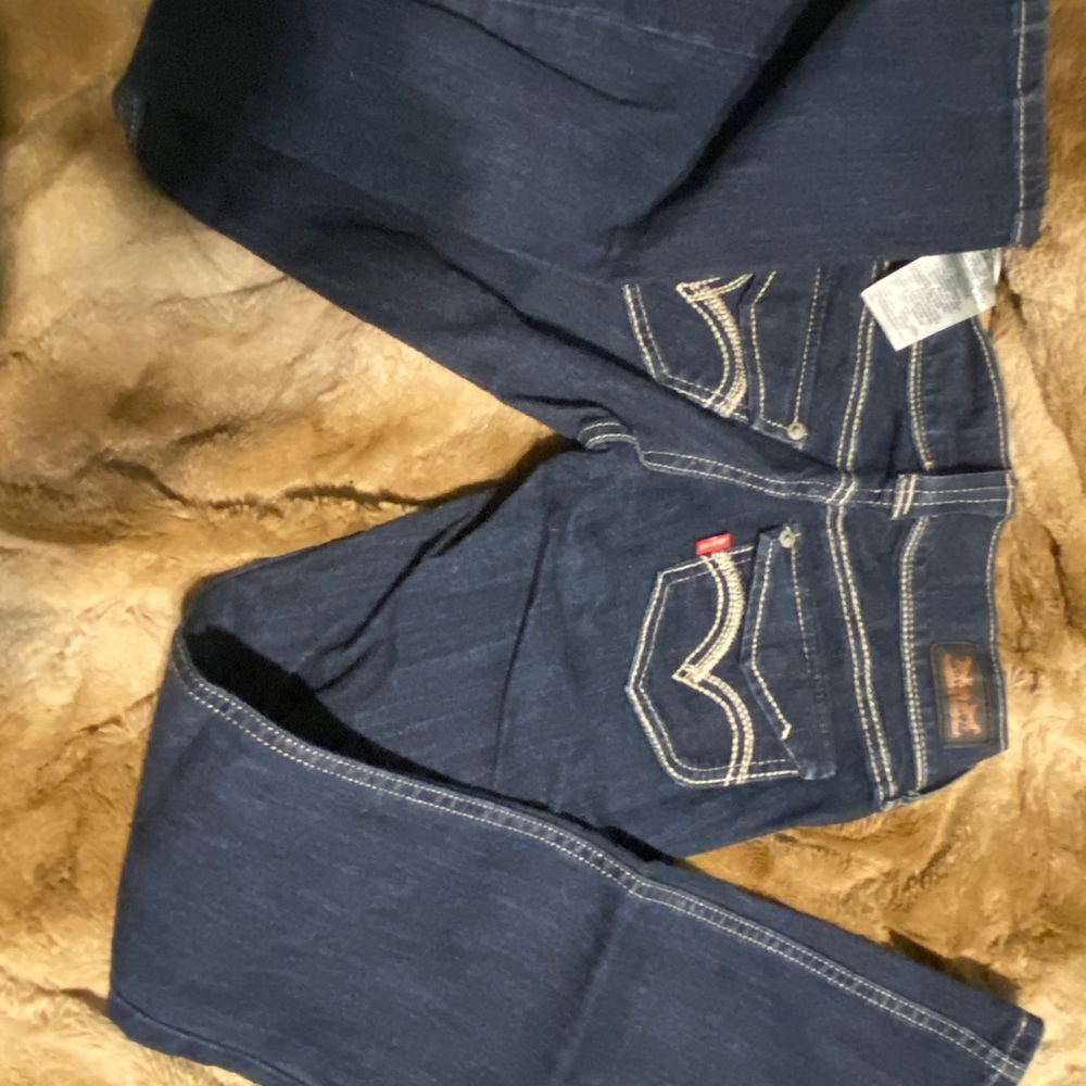 Levi’s - Picture 4 of 4